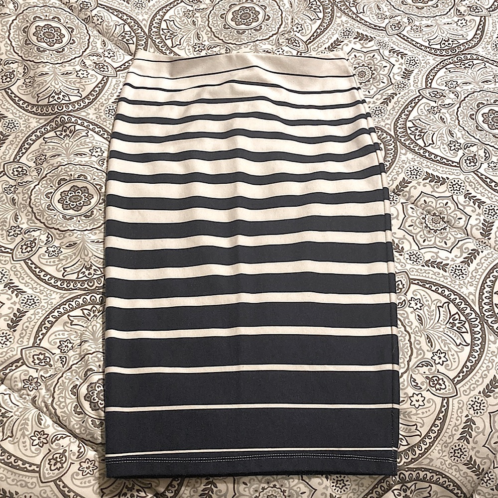High-waisted pencil skirt. Skirt. XS.